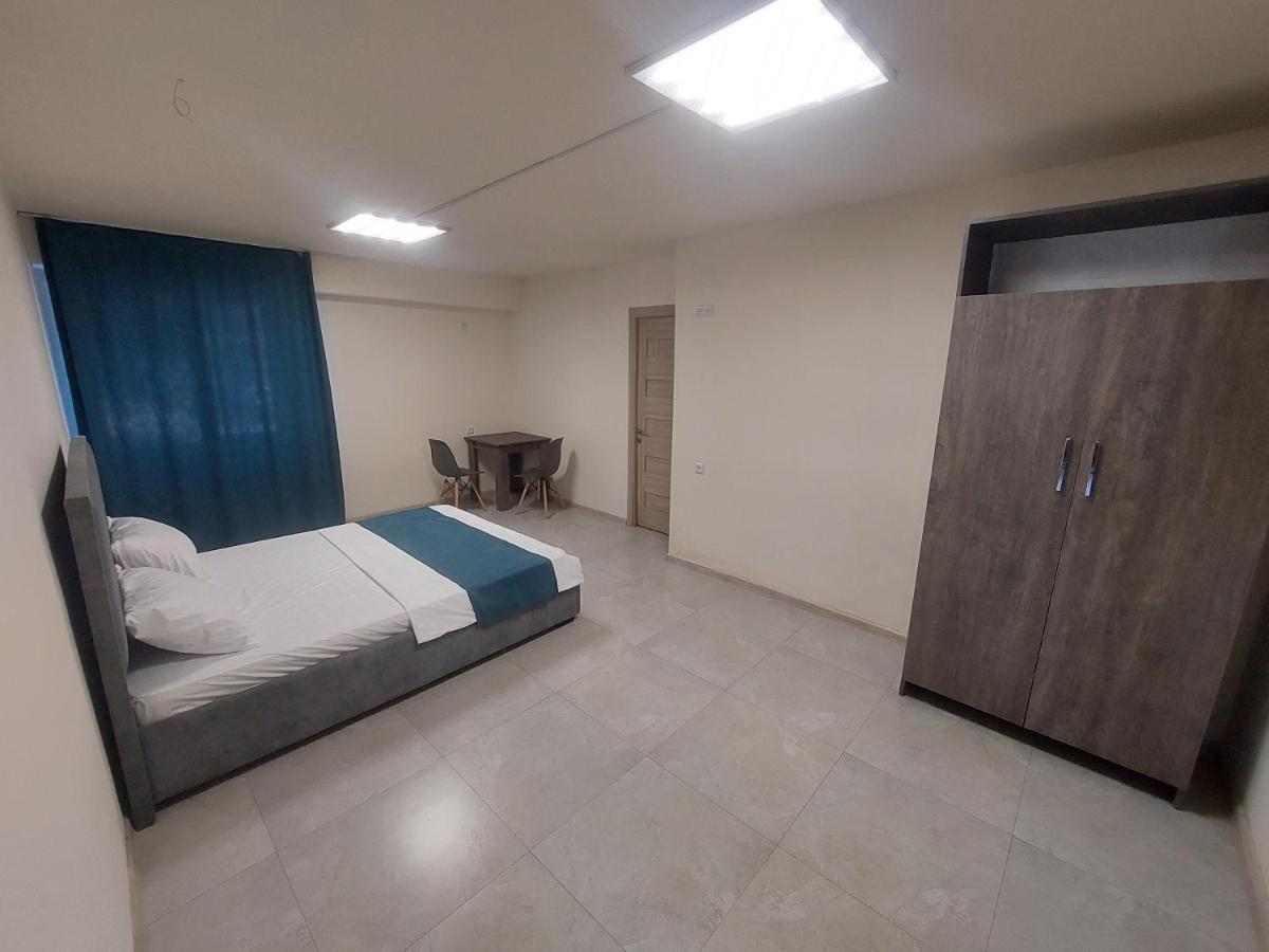 The Best Hotel-Hostel Yerevan Exterior photo